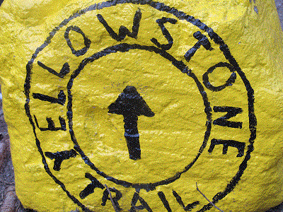 Picture of Yellowstone Trail marker.